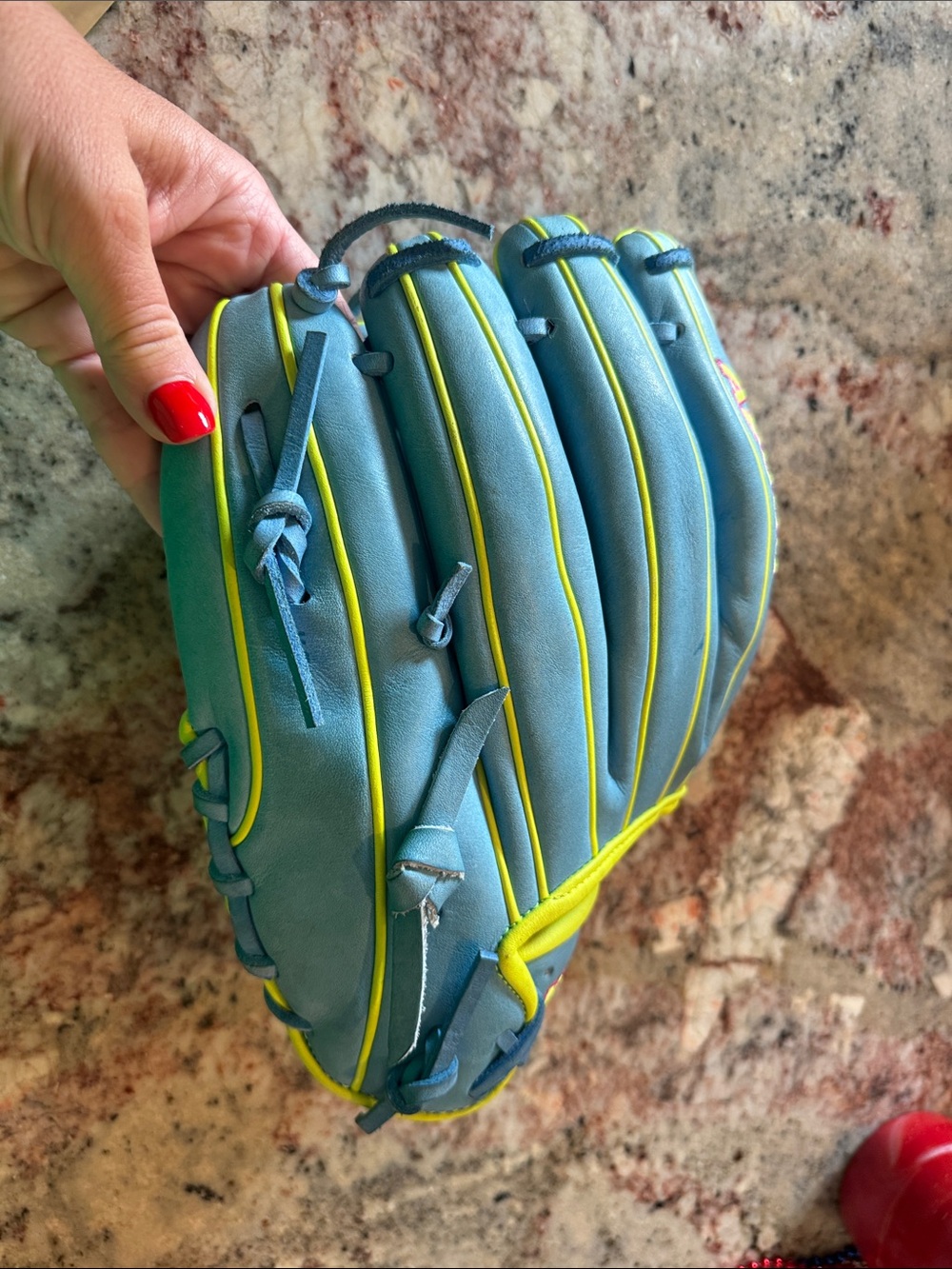 Wilson A2000 11.5in Baseball Glove - Picture 3 of 5